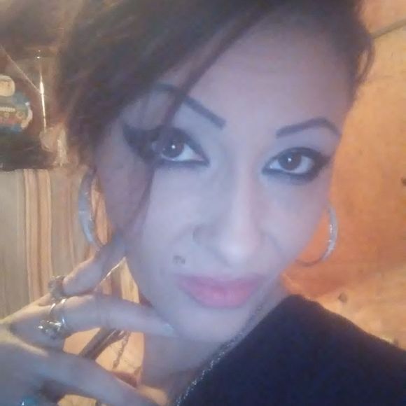 Meet your Posher, Kristen - Picture 1 of 1